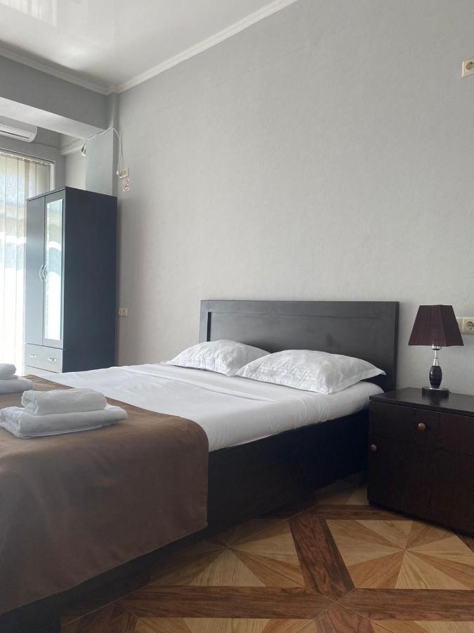 Hotel Saburtalo Roni Тбилиси Экстерьер фото