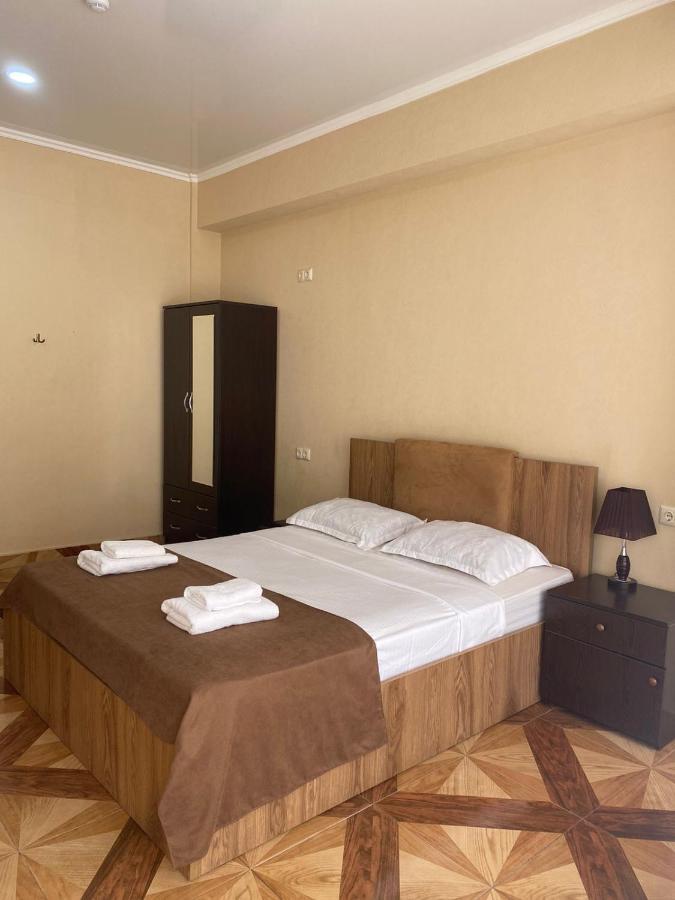 Hotel Saburtalo Roni Тбилиси Экстерьер фото