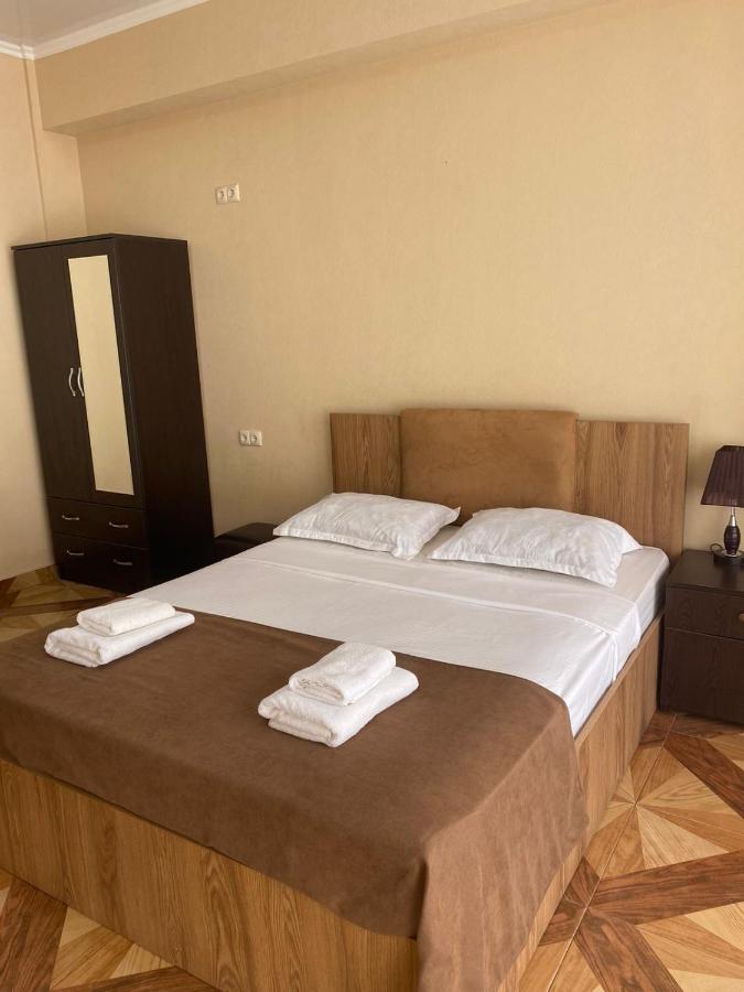Hotel Saburtalo Roni Тбилиси Экстерьер фото
