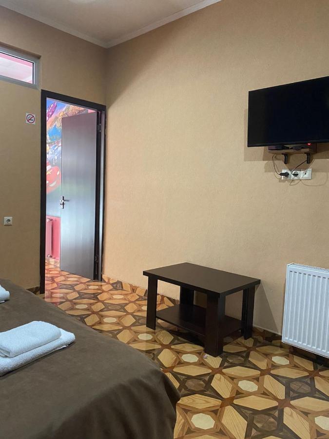 Hotel Saburtalo Roni Тбилиси Экстерьер фото